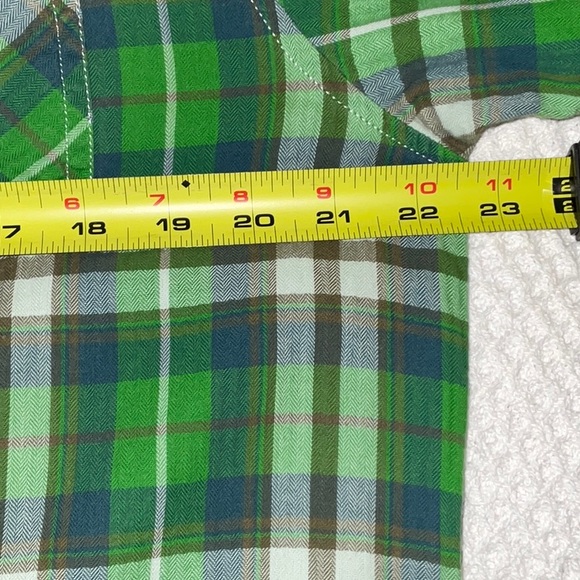 The North Face, Soft Cotton Green Plaid Short Sleeve Button Up Shirt. L - Picture 6 of 13